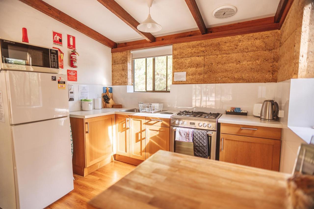 Bussells Bushland Cottages Маргарет-Ривер Экстерьер фото