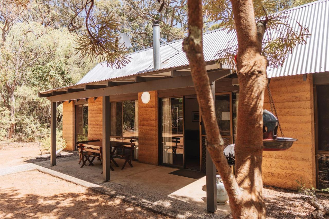 Bussells Bushland Cottages Маргарет-Ривер Экстерьер фото