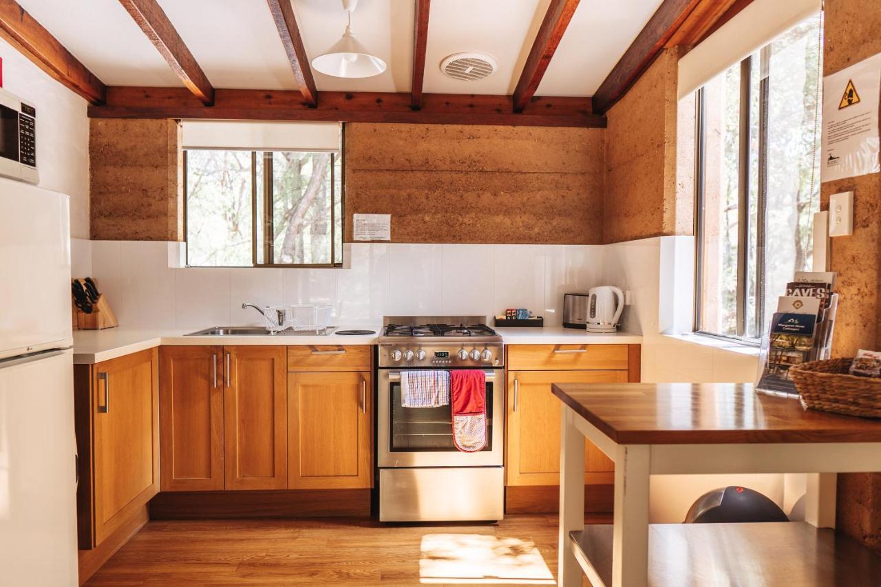 Bussells Bushland Cottages Маргарет-Ривер Экстерьер фото