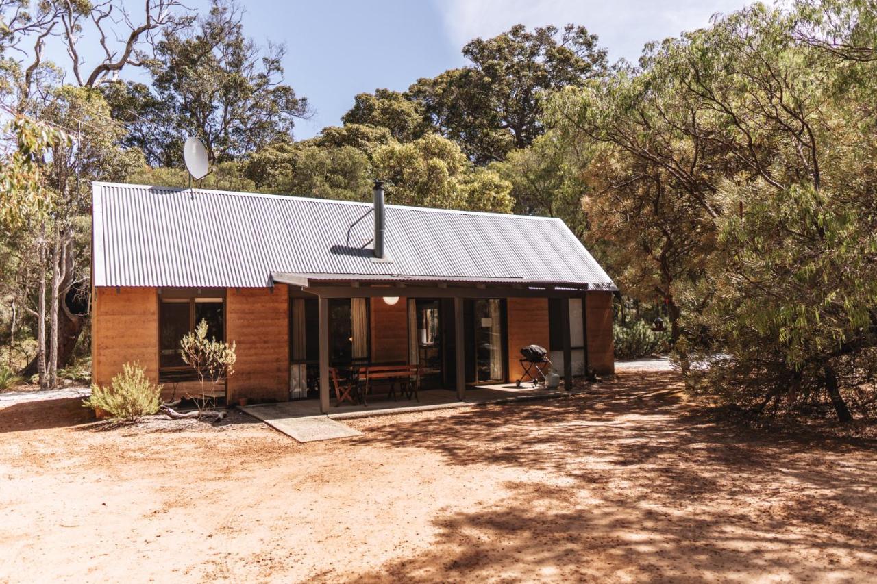 Bussells Bushland Cottages Маргарет-Ривер Экстерьер фото