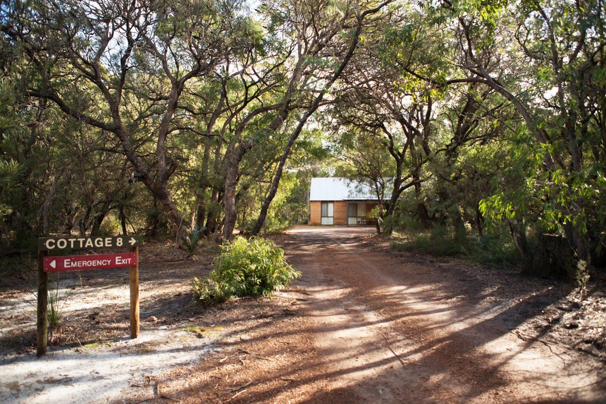 Bussells Bushland Cottages Маргарет-Ривер Экстерьер фото